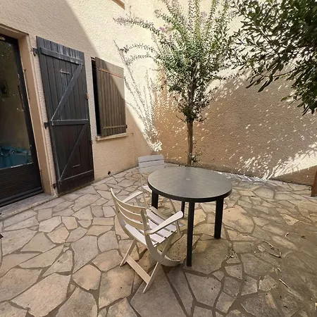 2 Pieces Avec Terrasse, Parking, Proche Pour 4 Personnes - Fr-1-701-86